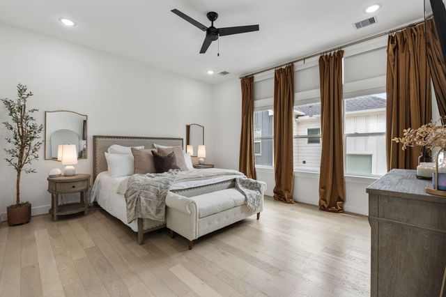 1207 E 24th Street A, Houston, TX 77009