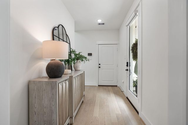 1207 E 24th Street A, Houston, TX 77009
