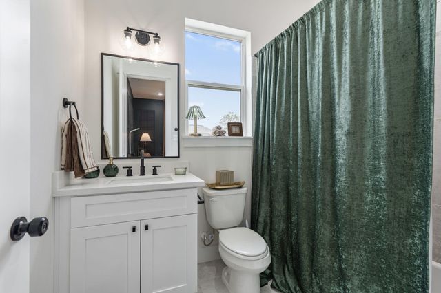 1207 E 24th Street A, Houston, TX 77009