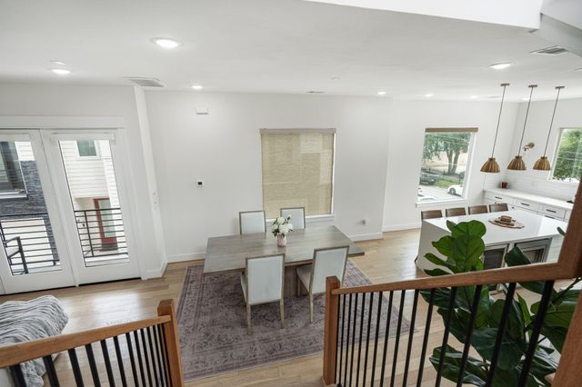 1207 E 24th Street A, Houston, TX 77009