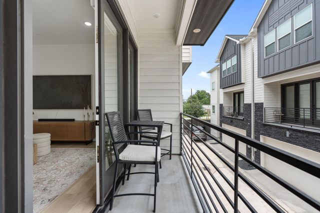 1207 E 24th Street A, Houston, TX 77009