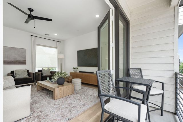 1207 E 24th Street A, Houston, TX 77009