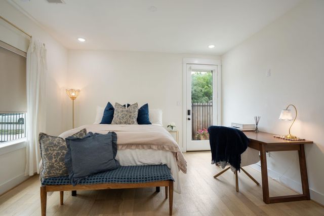 1207 E 24th Street A, Houston, TX 77009