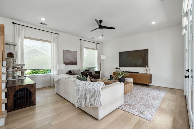 1207 E 24th Street A, Houston, TX 77009