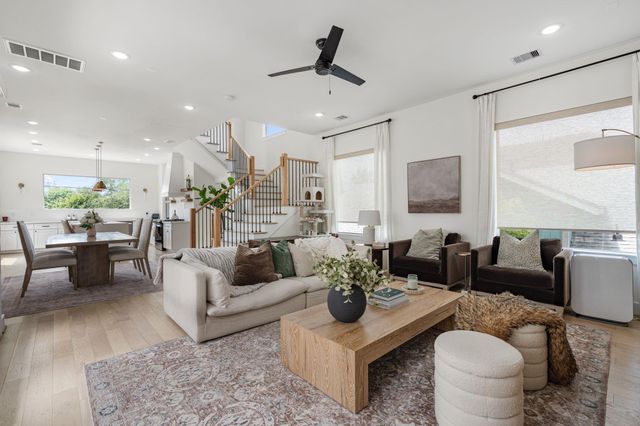 1207 E 24th Street A, Houston, TX 77009