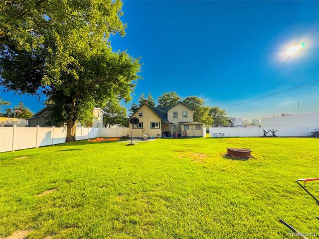 26240 Gibraltar Road, Flat Rock, MI 48134