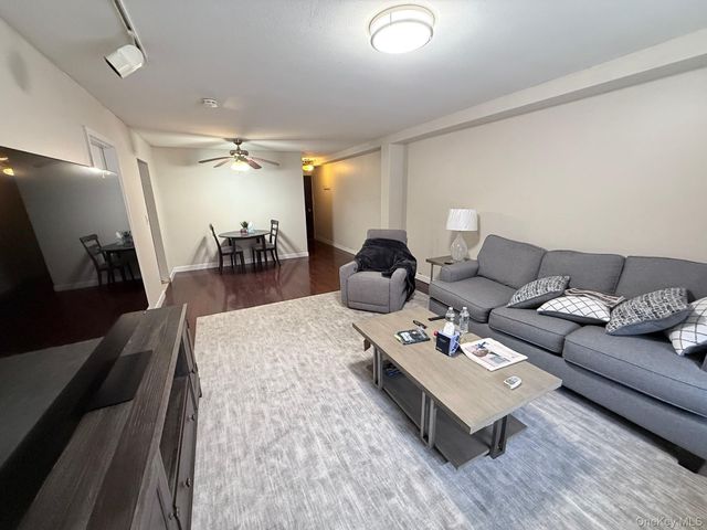 530 Hudson Avenue A3, Cedarhurst, NY 11516