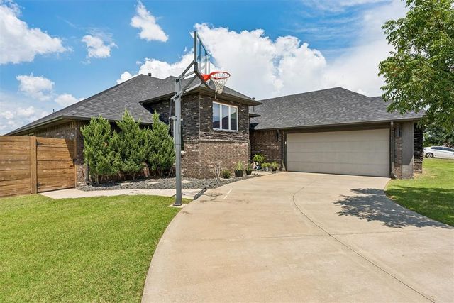 17336 Shadow Hawk Lane, Edmond, OK 73012