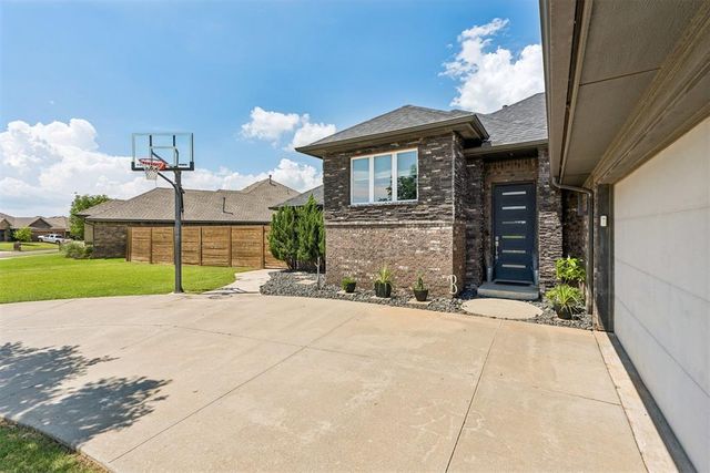 17336 Shadow Hawk Lane, Edmond, OK 73012