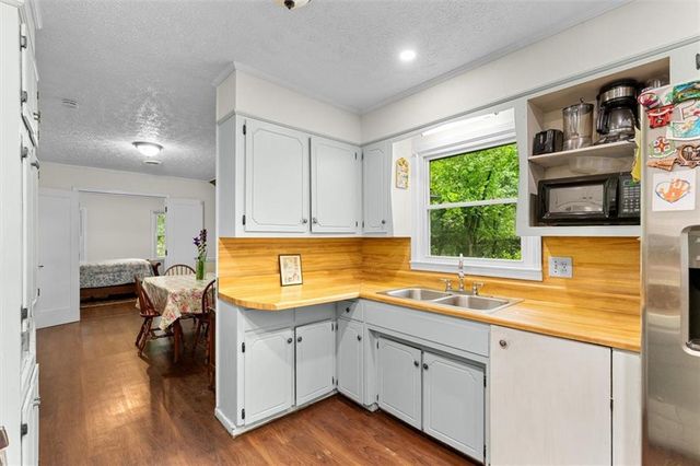 156 Parker Road, Calhoun, GA 30701