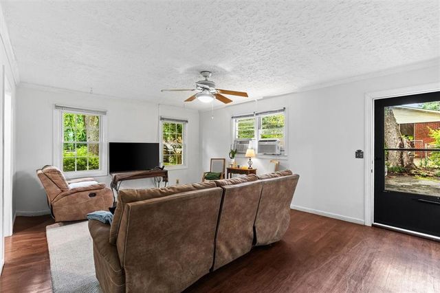 156 Parker Road, Calhoun, GA 30701