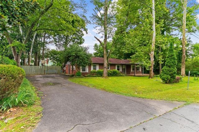 156 Parker Road, Calhoun, GA 30701