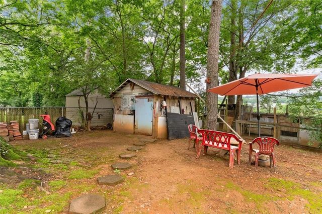 156 Parker Road, Calhoun, GA 30701