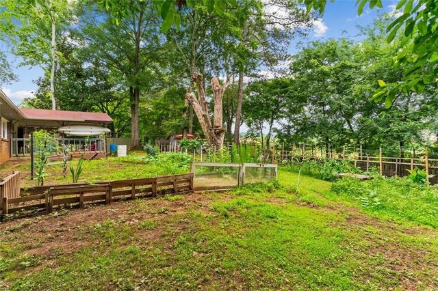 156 Parker Road, Calhoun, GA 30701