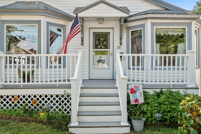 39 Fountain St, Braintree, MA 02184