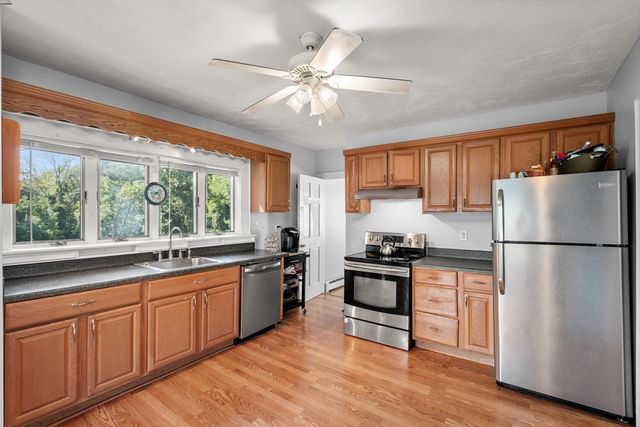 39 Fountain St, Braintree, MA 02184