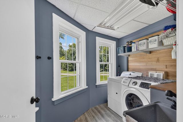 1518 Eastgate Road, Toledo, OH 43614