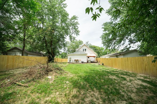 1956 West Atlantic Street, Springfield, MO 65803