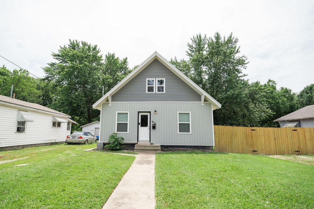 1956 West Atlantic Street, Springfield, MO 65803