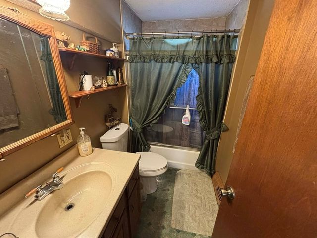 11 Rolf Ave, Chicopee, MA 01020