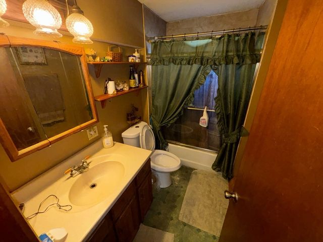 11 Rolf Ave, Chicopee, MA 01020
