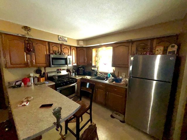 11 Rolf Ave, Chicopee, MA 01020