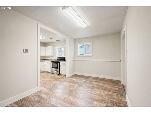 302 23RD Ave, Longview, WA 98632