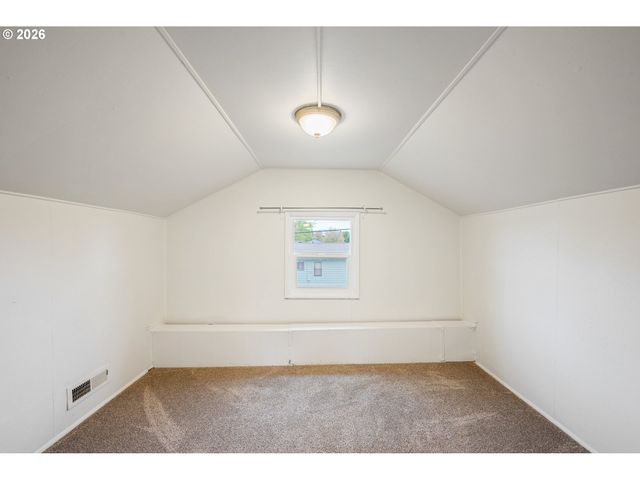 302 23RD Ave, Longview, WA 98632