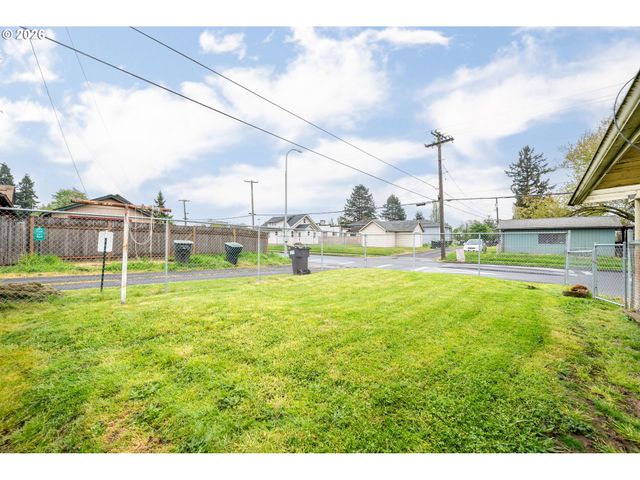 302 23RD Ave, Longview, WA 98632