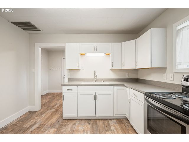 302 23RD Ave, Longview, WA 98632