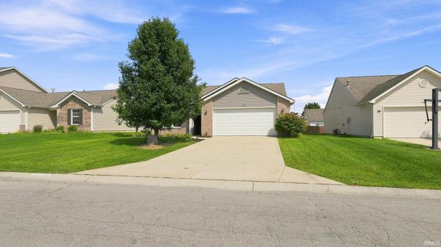 1920 Black Bear Drive, Fort Wayne, IN 46808