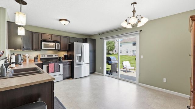 1920 Black Bear Drive, Fort Wayne, IN 46808