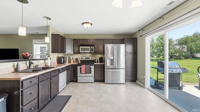 1920 Black Bear Drive, Fort Wayne, IN 46808
