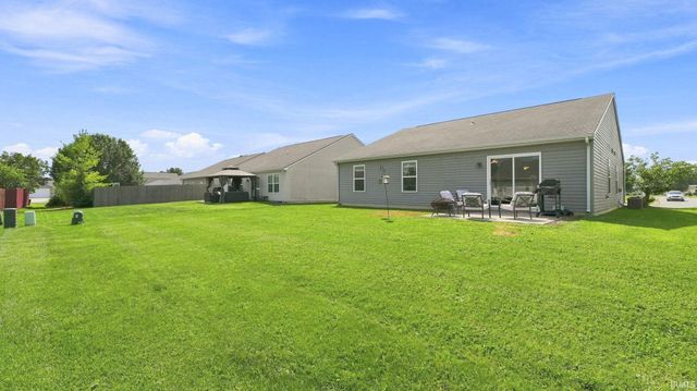 1920 Black Bear Drive, Fort Wayne, IN 46808