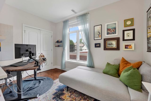 5006 N WESTERN Avenue 2, Chicago, IL 60625
