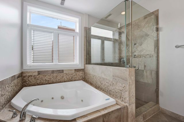 5006 N WESTERN Avenue 2, Chicago, IL 60625
