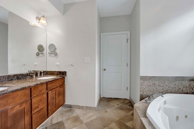 5006 N WESTERN Avenue 2, Chicago, IL 60625