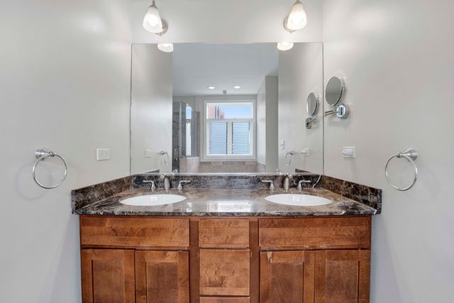 5006 N WESTERN Avenue 2, Chicago, IL 60625