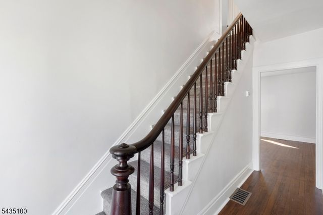15 Main St, Clinton Twp., NJ 08801