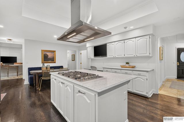 1110 S 112th Plaza, Omaha, NE 68144