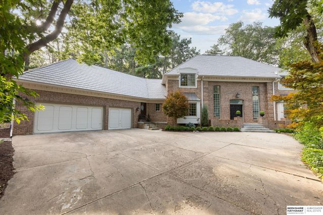 1110 S 112th Plaza, Omaha, NE 68144
