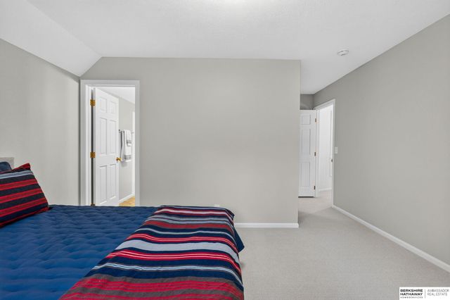 1110 S 112th Plaza, Omaha, NE 68144