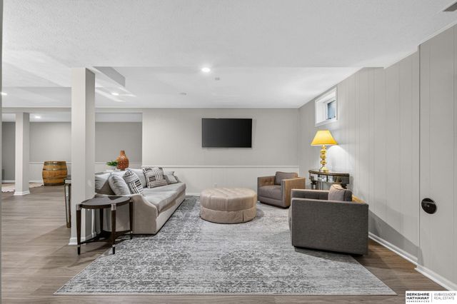 1110 S 112th Plaza, Omaha, NE 68144