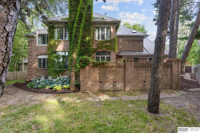 1110 S 112th Plaza, Omaha, NE 68144