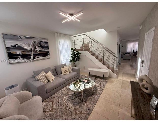 7022 NW 102nd Pl, Doral, FL 33178