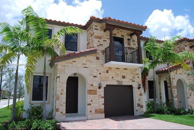 7022 NW 102nd Pl, Doral, FL 33178