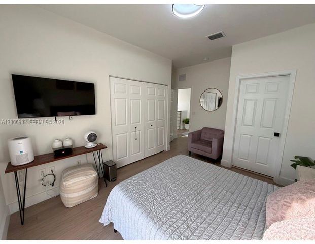 7022 NW 102nd Pl, Doral, FL 33178