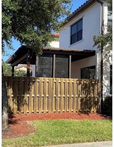 7022 NW 102nd Pl, Doral, FL 33178