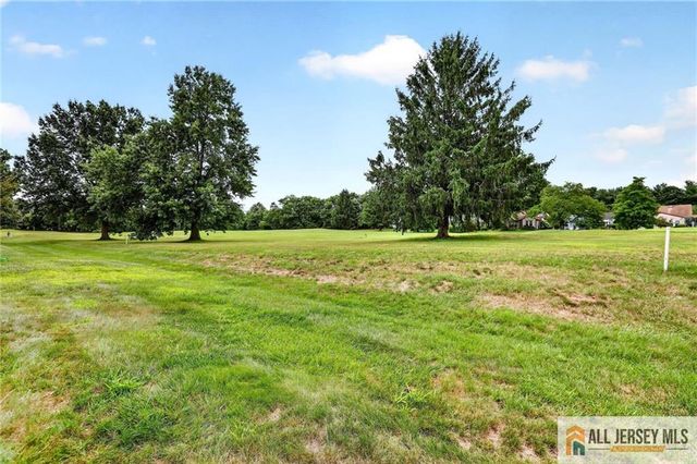 4 James Madison Court B, Monroe, NJ 08831