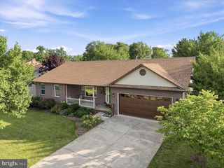 209 W CEDARMEADE, Winchester, VA 22601